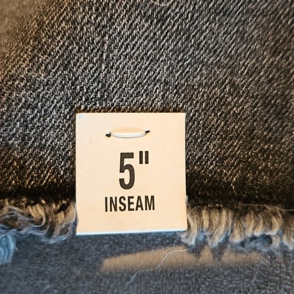 NWT high rise denim boyfriend shorts 5" inseam - Picture 3 of 4